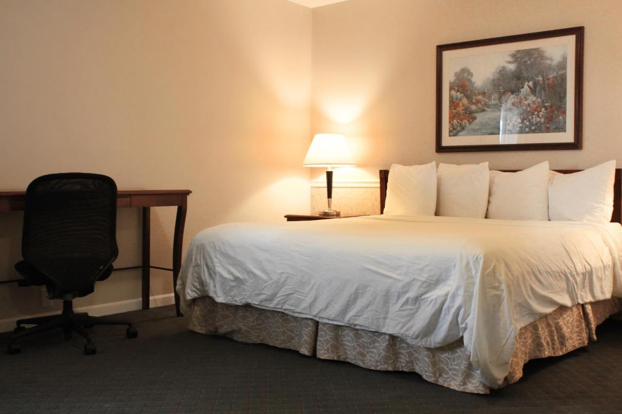 Alpine Inn & Suites Rockford Eksteriør billede