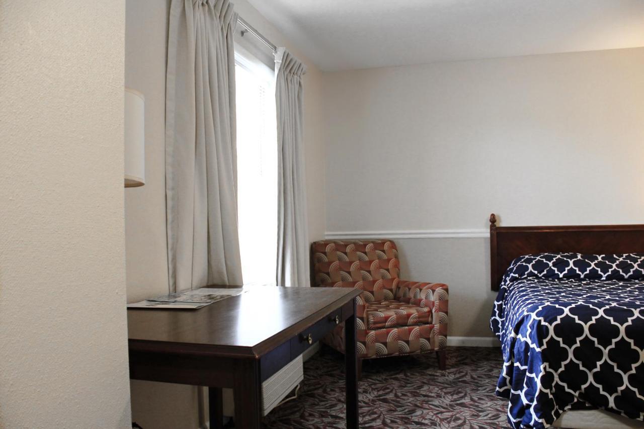 Alpine Inn & Suites Rockford Eksteriør billede