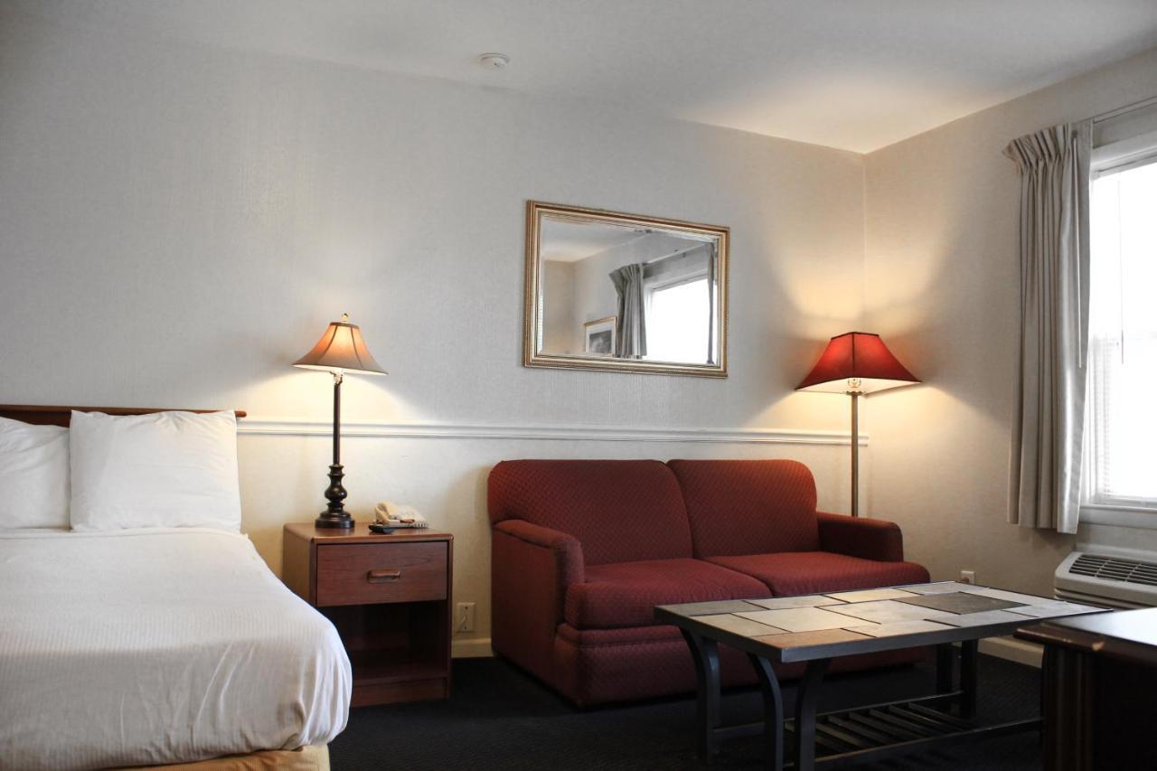 Alpine Inn & Suites Rockford Eksteriør billede