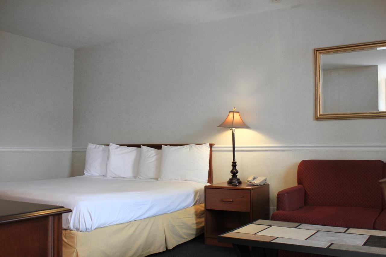 Alpine Inn & Suites Rockford Eksteriør billede